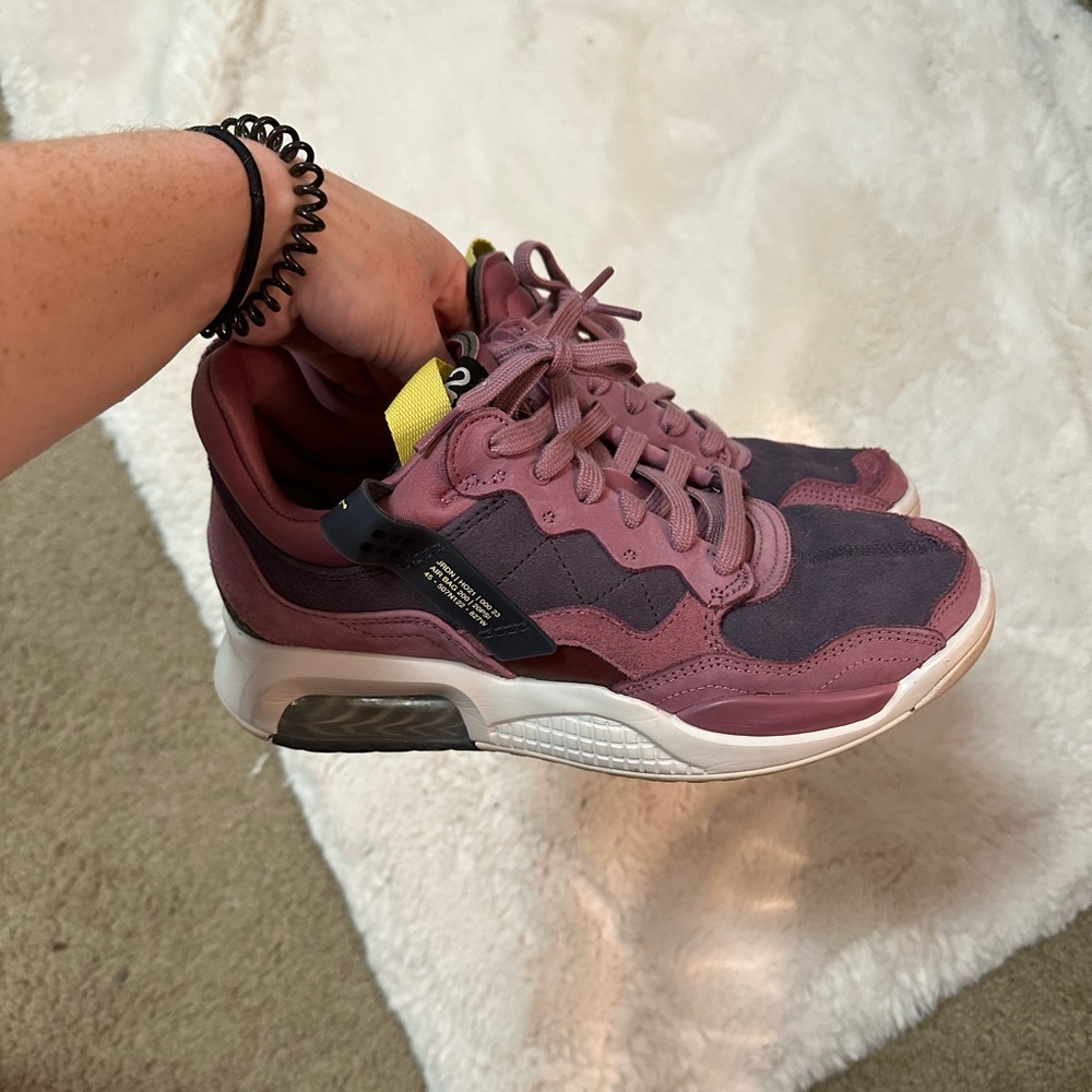 Jordan MA2 in ‘light mulberry”